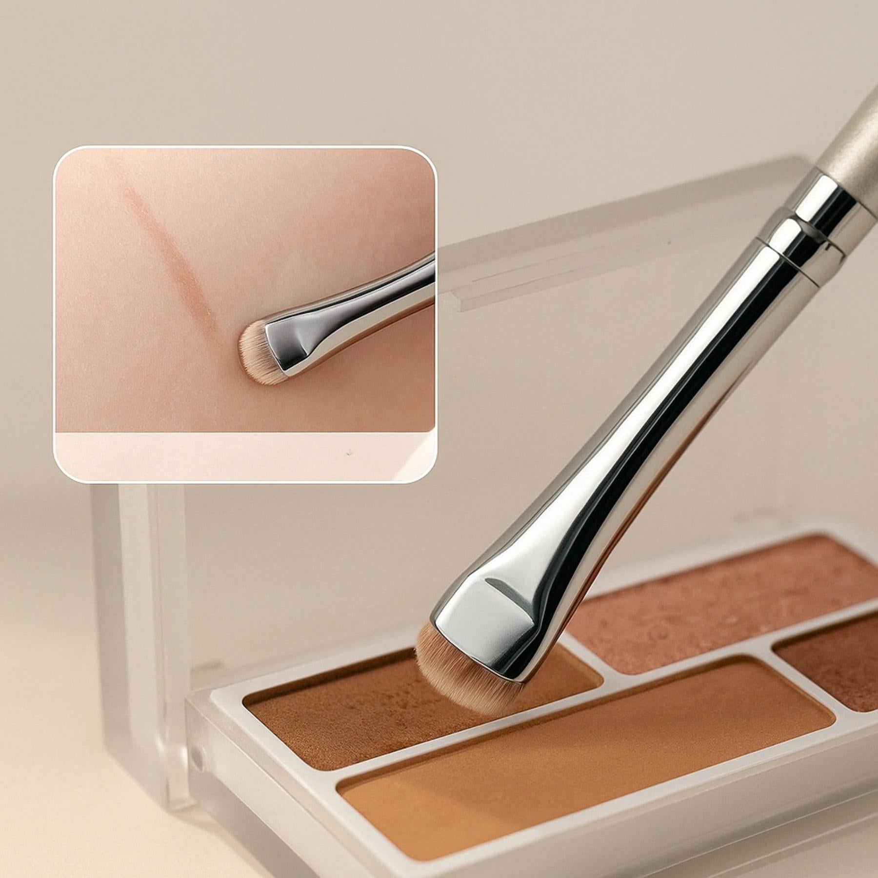 pinceau précision maquillage
